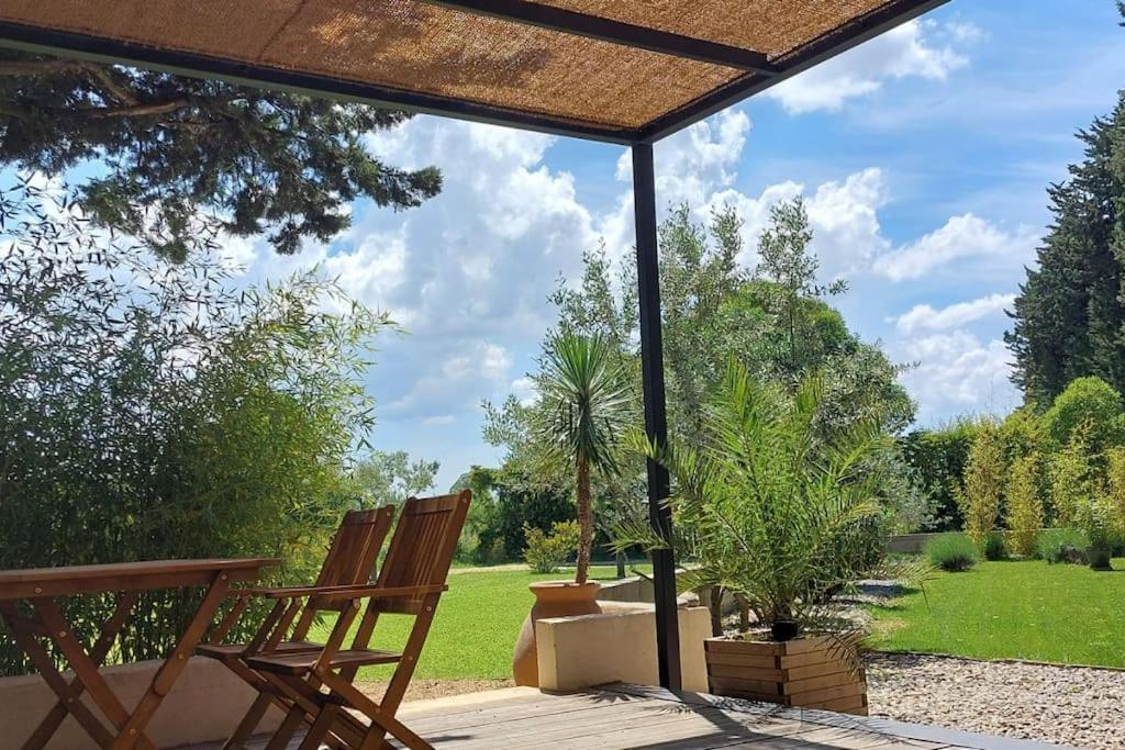 Gite Cosy Au Coeur Du Luberon Lagnes Esterno foto